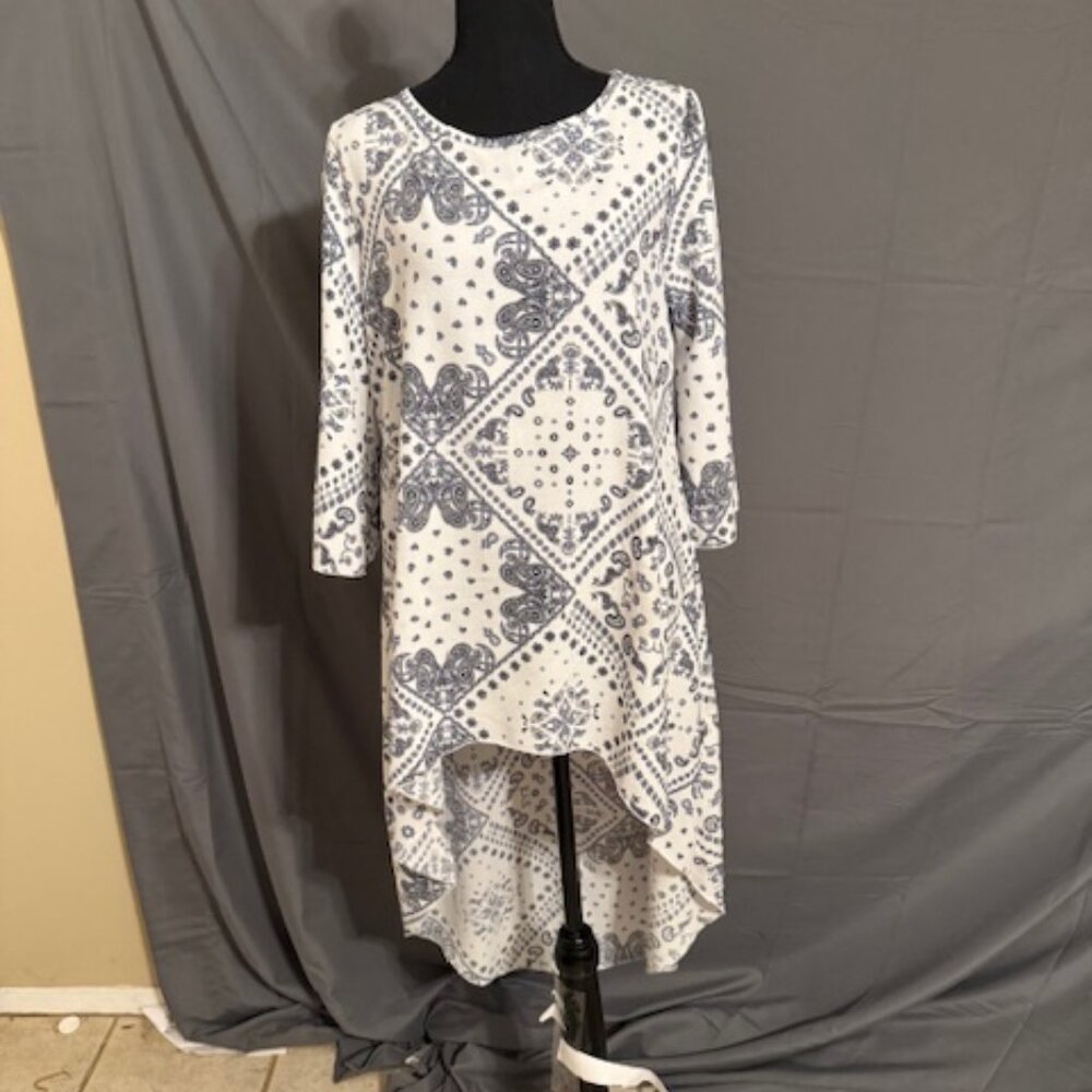 ACTING PRO LA High-Low Tunic Size XL